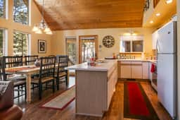 Memory Mtn Lodge by Velo - Image 4
