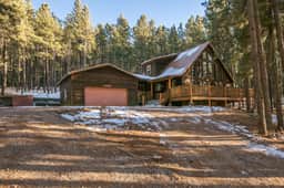Memory Mtn Lodge by Velo - Image 5