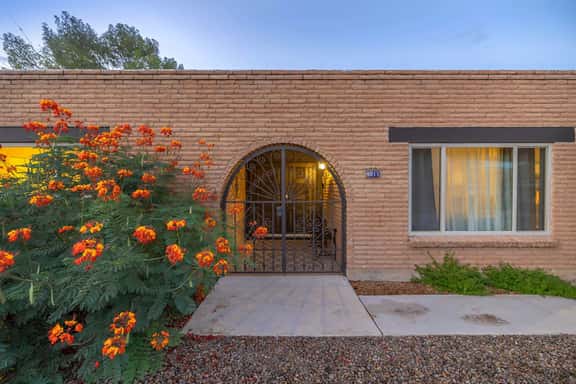 Sierra Velo -East Tucson Charmer w Pool & Fire Pit - Image 1