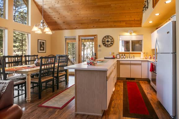 Memory Mtn Lodge by Velo - Image 4